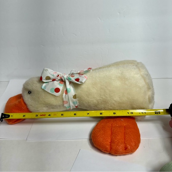 Handmade platypus decorative piece. Hand made with adorable bill and feet. - Picture 9 of 10